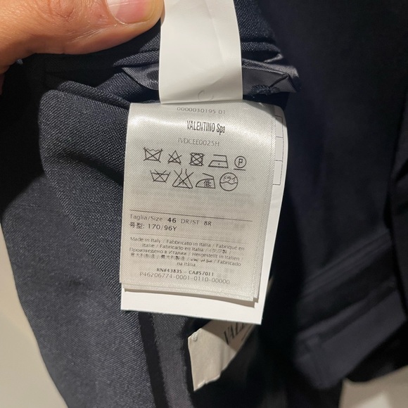 Valentino suit NAVY mint condition - Picture 8 of 12